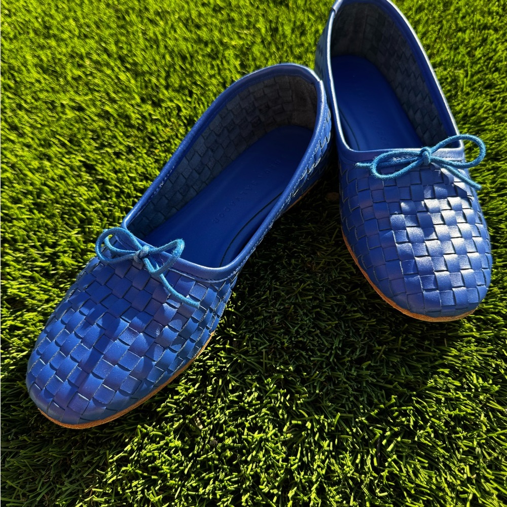 Freda Salvador Roma Round toe - Cobalt Blue woven size 6.5